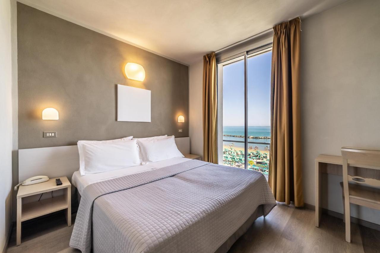Hotel Columbia Bellaria-Igea Marina Extérieur photo