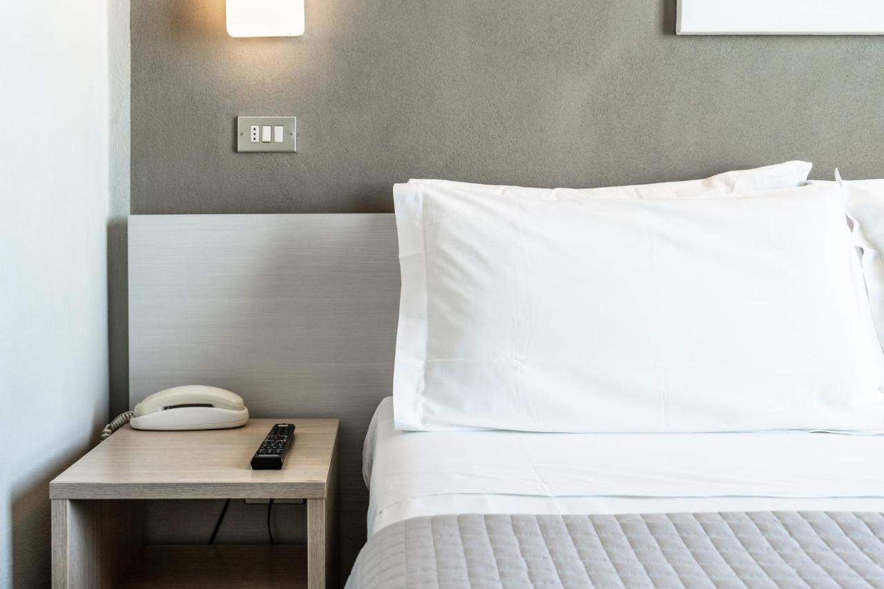 Hotel Columbia Bellaria-Igea Marina Extérieur photo