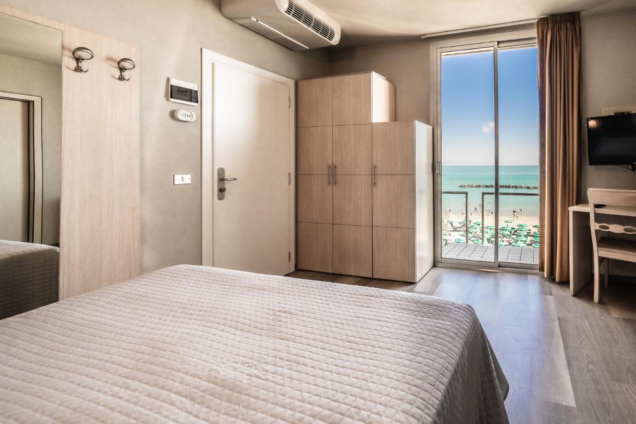 Hotel Columbia Bellaria-Igea Marina Extérieur photo